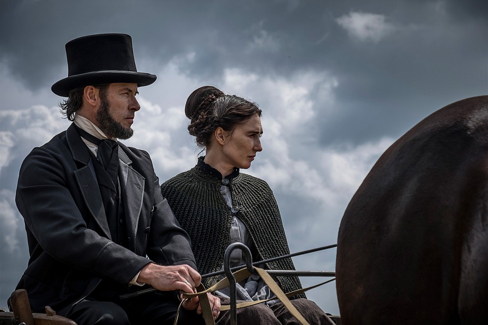 Brimstone-Guy-Pearce-and-Carice-van-Houten